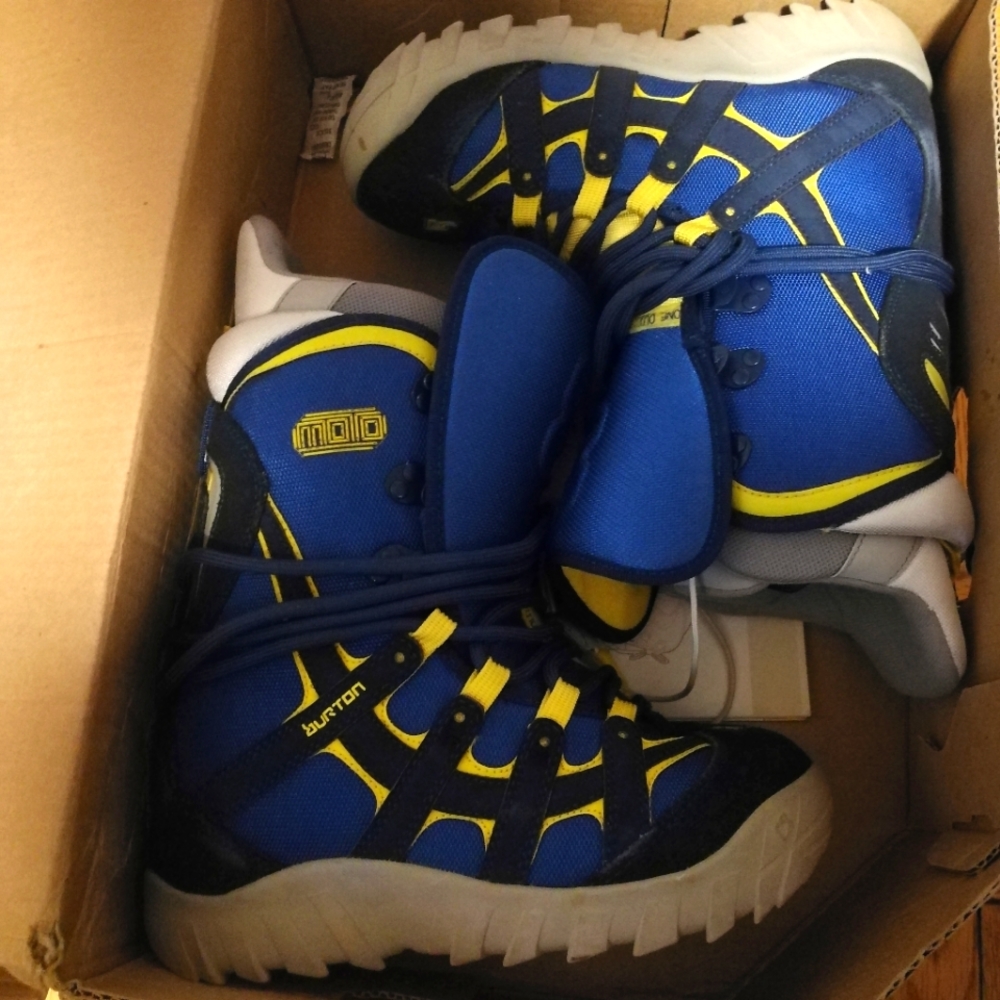 Like new Burton snowboard boots women size 6